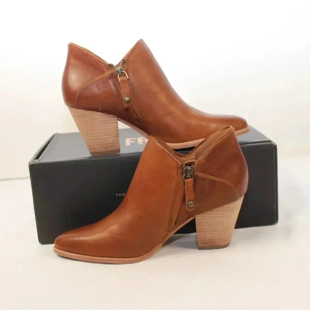NWT FRYE SHOOTIE